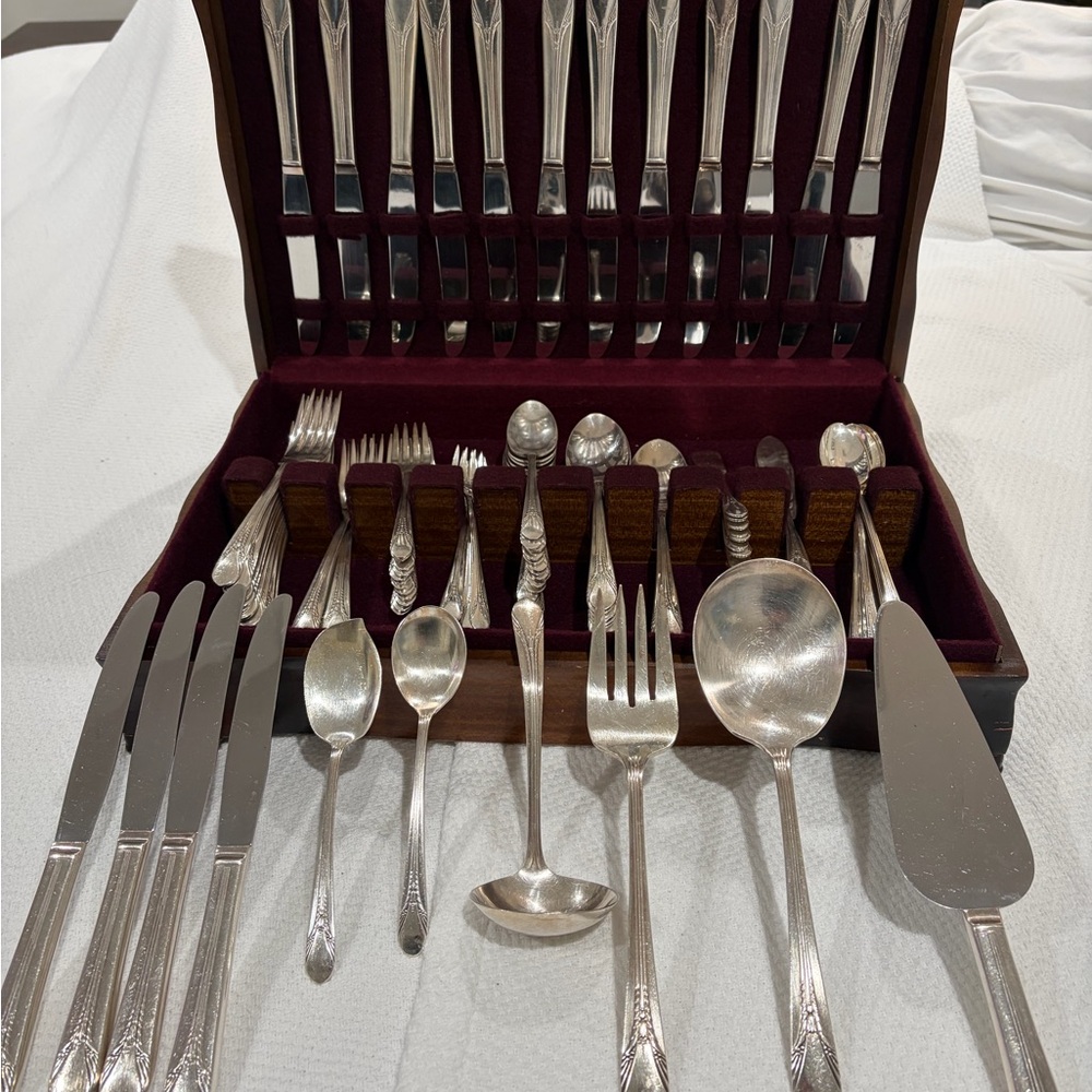 1847 Rodgers Bros. Silver plate
Flatware